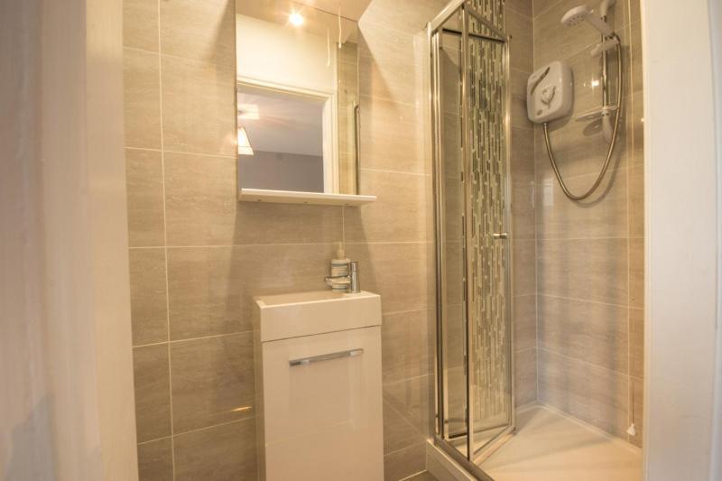 Haddon Cottage - Darwin Lake Holiday Village Матлок Экстерьер фото